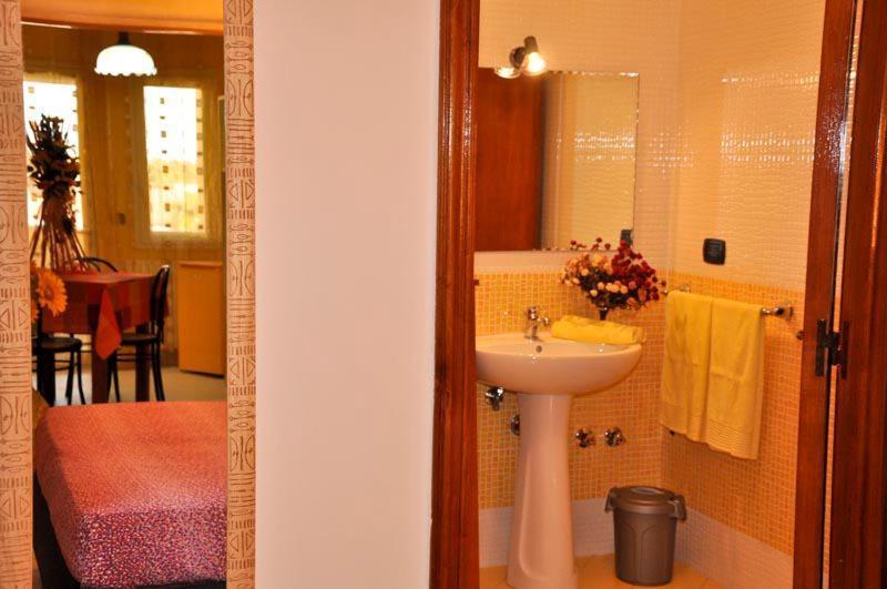 B&B Hollywood - Parcheggio Privato Porto Cesareo Exterior photo